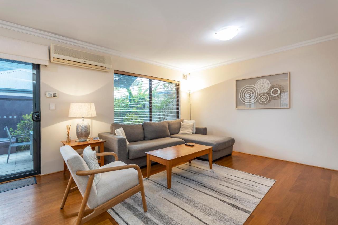 Coode Street Townhouse - Executive Escapes Villa เพิร์ท ภายนอก รูปภาพ