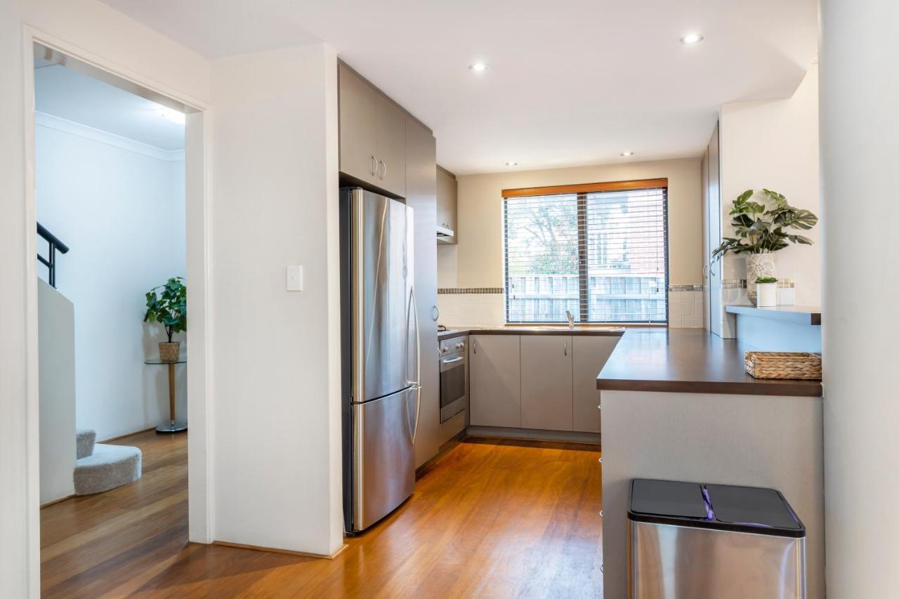 Coode Street Townhouse - Executive Escapes Villa เพิร์ท ภายนอก รูปภาพ