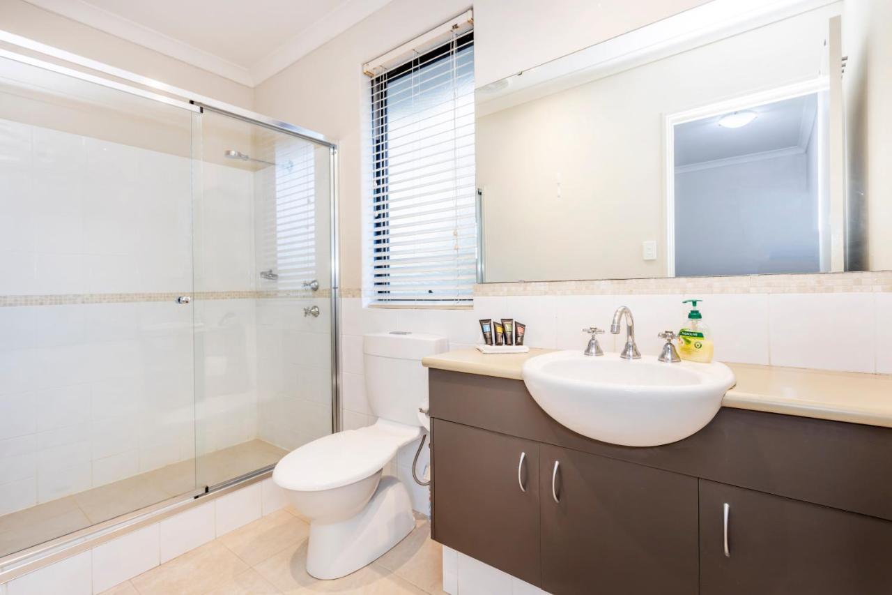 Coode Street Townhouse - Executive Escapes Villa เพิร์ท ภายนอก รูปภาพ
